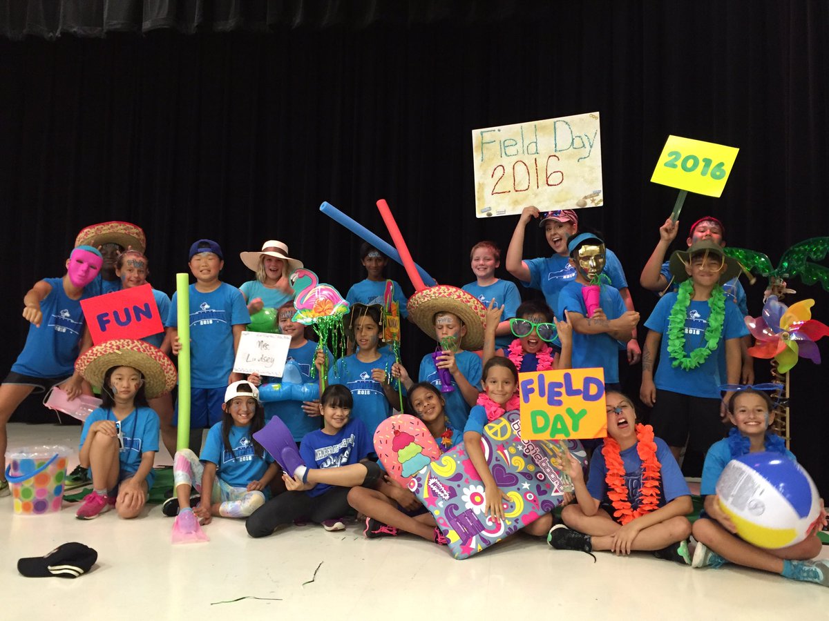 MsAmberLindsey's tweet photo. We had a BLAST at field day today!Soak Ms. Lindsey (4x) = Goals #twefieldday #twehowl https://t.co/fmVKtgXllf