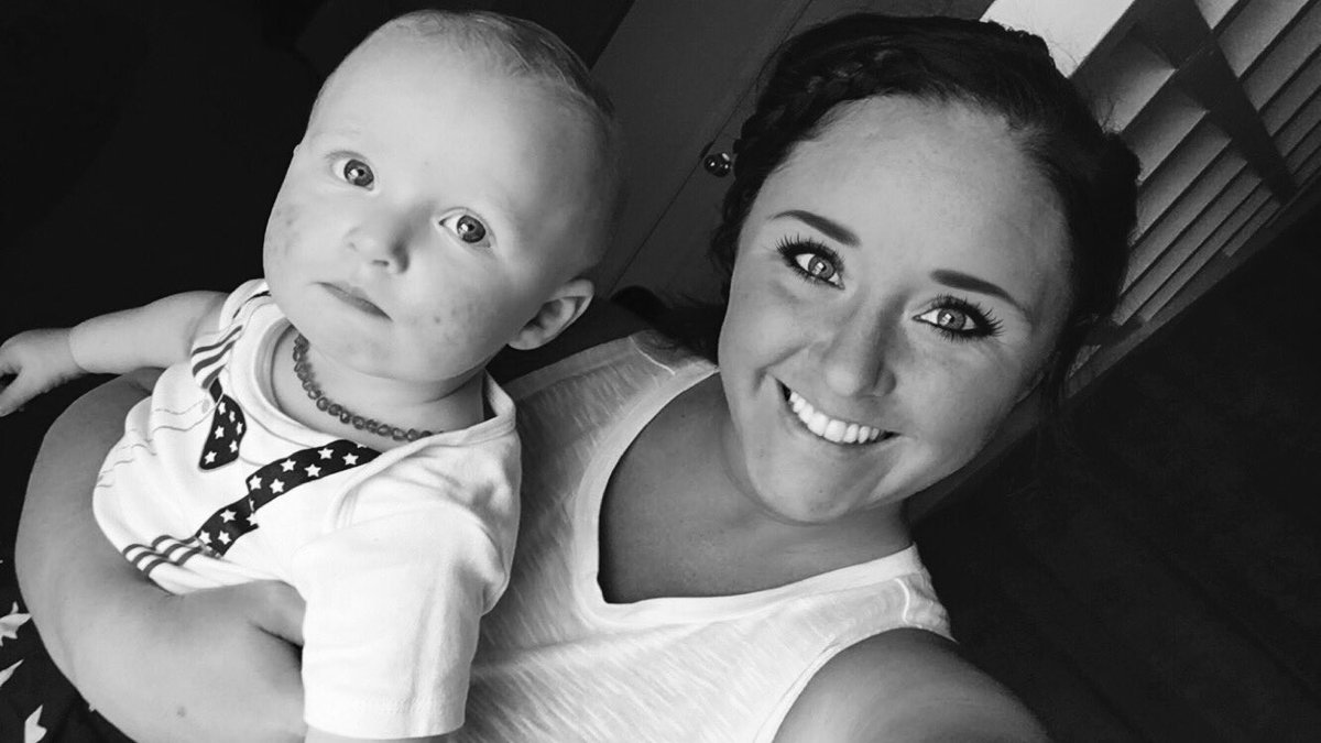 KaylaVieve's tweet photo. My entire life all in one picture 💙 https://t.co/Lr0a1xN4Od