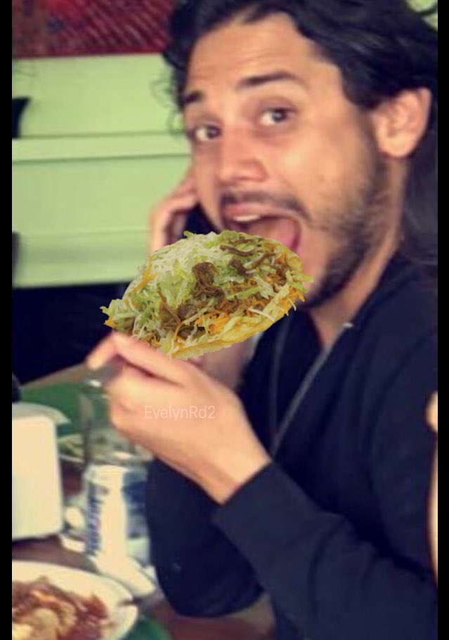 <a href="/rix/">RɨX</a> Mientras comete una tostada #MTVSnapMexRix #MTVMiaw