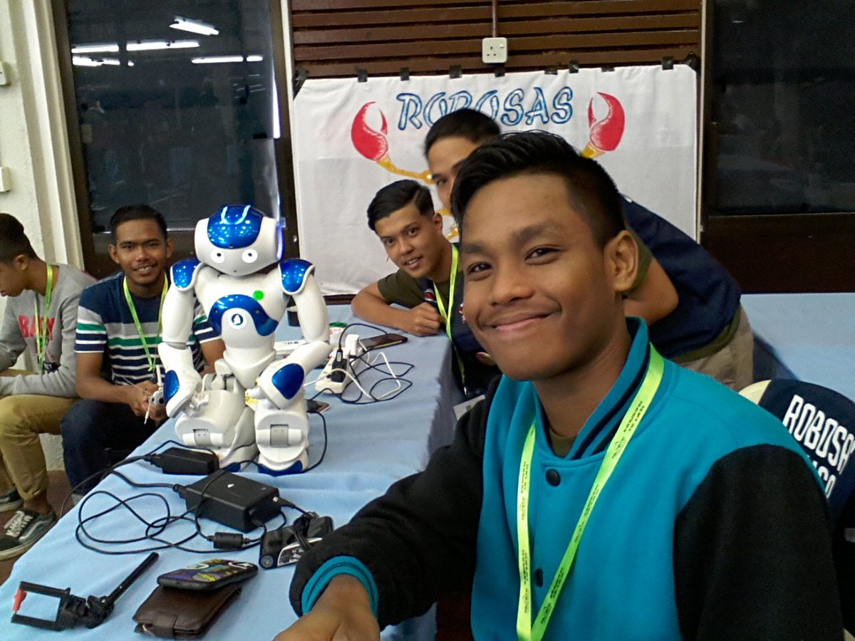 ariff_mal10's tweet photo. Hari ketiga di 9th FIRA MALAYSIA CUP 2016😀...Team ROBOSAS
#FIRACup2016
#Robosot
#ROBOSASTITAN
#POLISAS https://t.co/035dOLaXT4