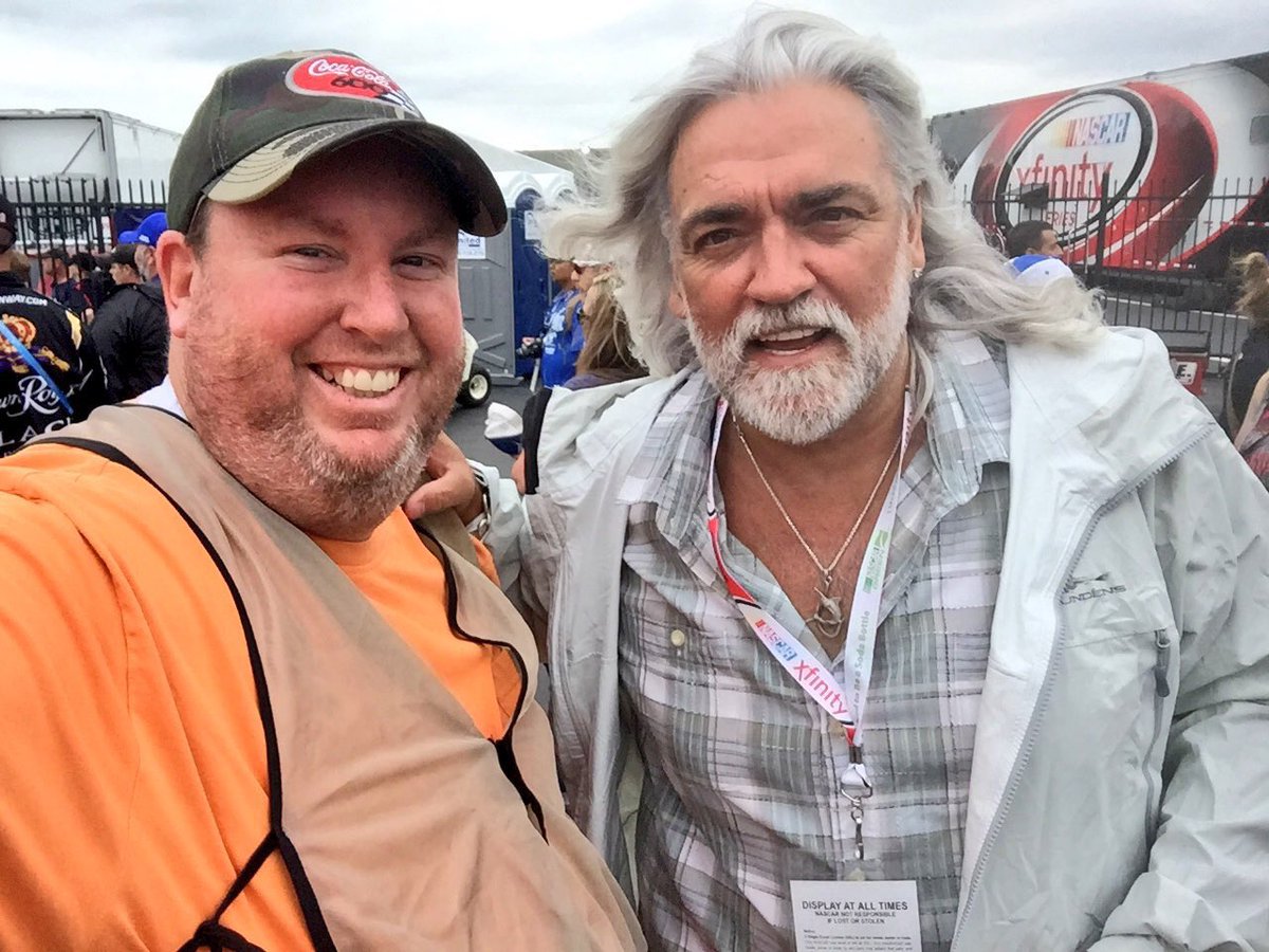 tvphotog17's tweet photo. #DeadliestCatch Time!! I met @captwildbill last sun @CLTMotorSpdwy #Coke600. @DeadliestCatch #CapeCaution https://t.co/W6alojFGT0