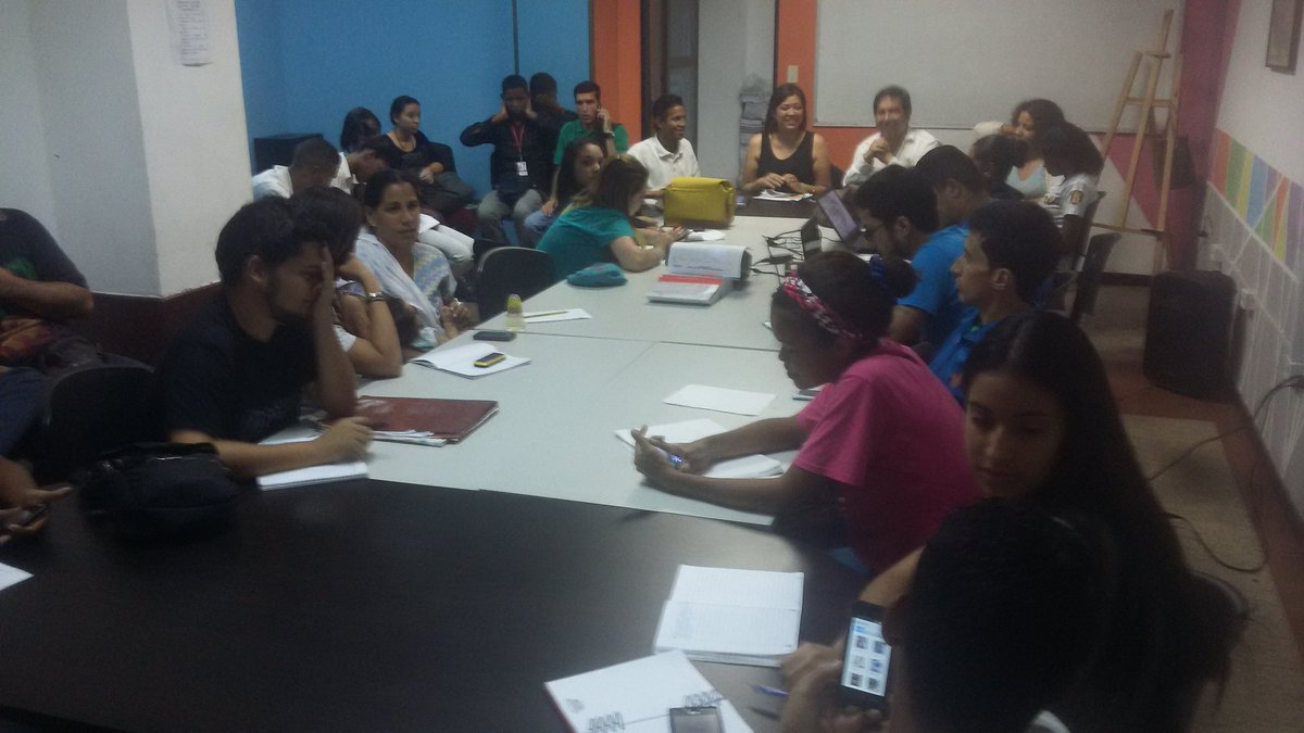 ANOTATE_VEN's tweet photo. Hoy | 1ra reunión del equipo Nac. con equipo de CCS y responsables parroquiales @ciudadjuvenil #ContactoConMaduro57 https://t.co/9o2QmpCKvV