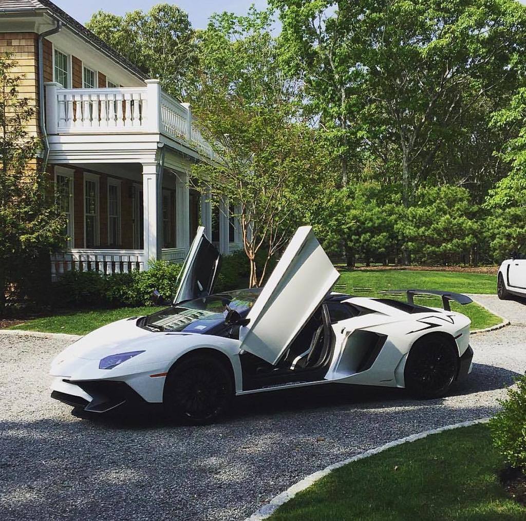 speed_throttle's tweet photo. via @all.aventadors Congrats to @bamfordwatches on his new Aventador SV Roadster | 📷: @bamfordwatches https://t.co/bkqtMrGHrY