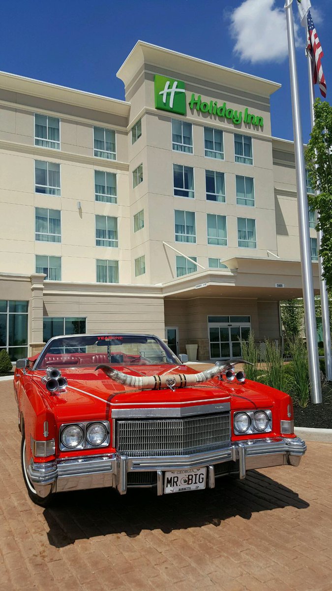 FloridaTransAM's tweet image. Spotted Big &amp;amp; Little Enos at @HolidayInn on @TheBanditRun @IMPaulWilliams #BR16