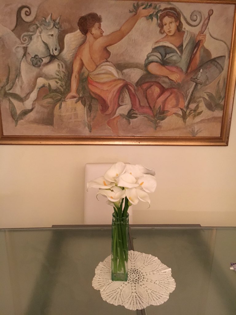 Angelo531Angelo's tweet photo. Stasera io e nonna abbiamo raccolto questa meraviglia di fiori !!!  💐💐💐💐💐💐💐 #infamily #happines Con @Pasqual35378591 https://t.co/qZmMHF5XTh