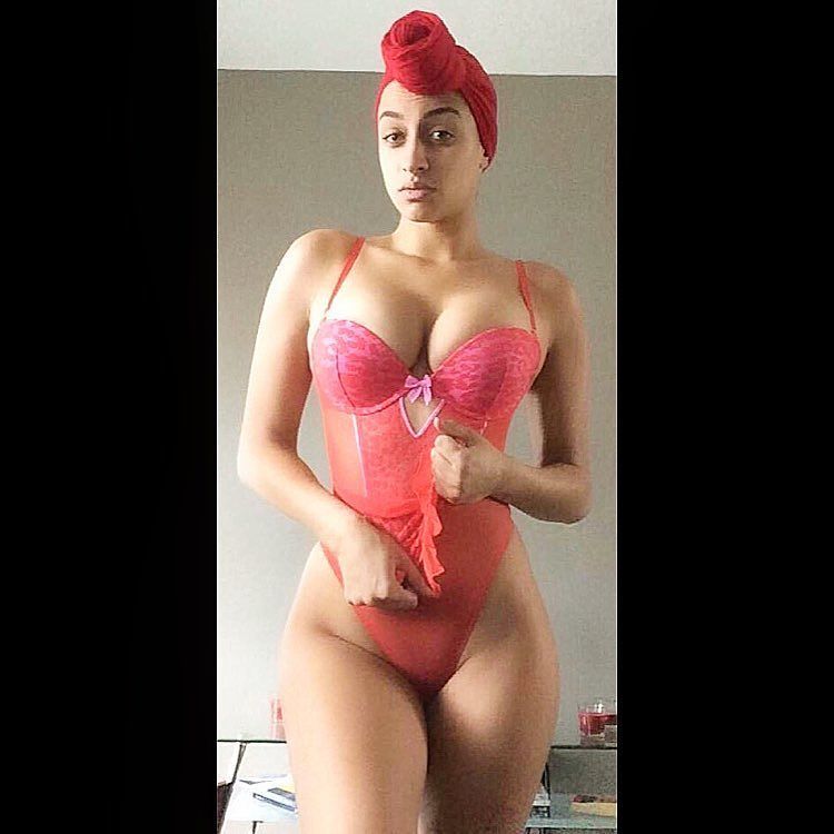 m_f_review's tweet photo. 🌹 by al_b_ramos https://t.co/GbBlFNPcwf