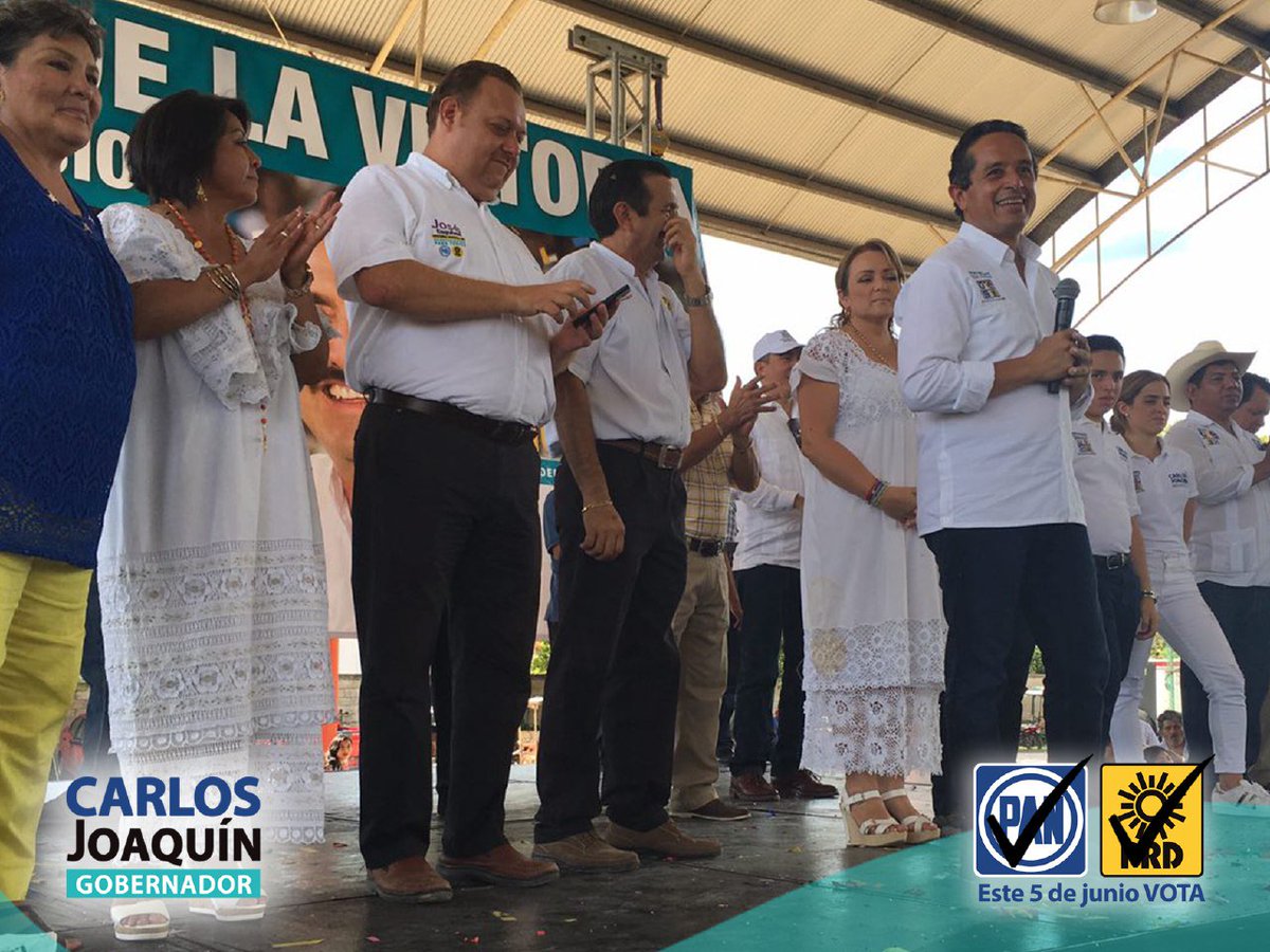 CarlosJoaquin's tweet photo. Cerrando campaña en José Ma. Morelos con @ligia_arana @chacmex_oficial y @domingoflota #CarlosJoaquinGobernador https://t.co/h4jyRJAbwB