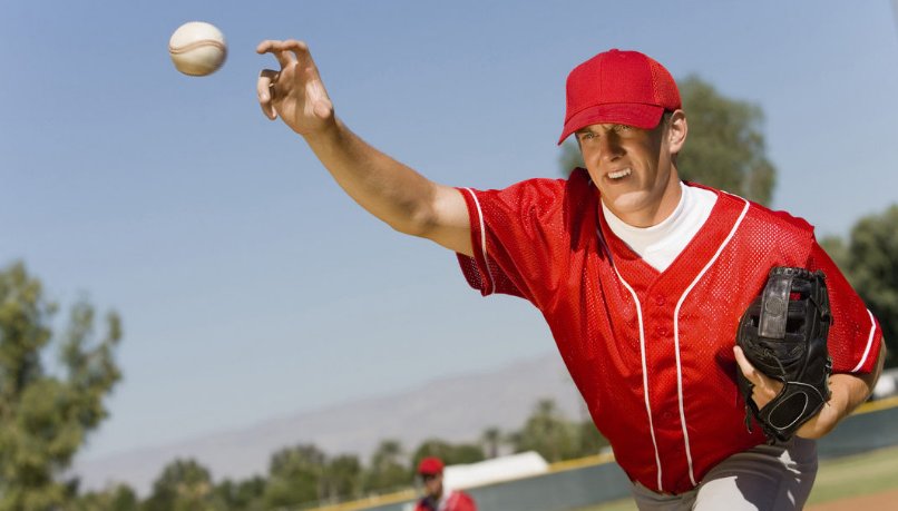 TotalOrthopedic's tweet photo. Throwing motions can cause pain throughout your shoulder. Learn more below. #Baseball 
https://t.co/1wia2N6K4b https://t.co/6oX5BTlzXh