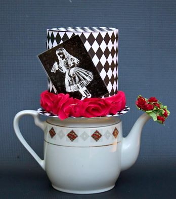 xyroninc's tweet photo. Another fun project from #xyron and #deepredstamps. Check out Morena's tutorial. https://t.co/wMuxl5VOVf https://t.co/g0RyqSJl5O