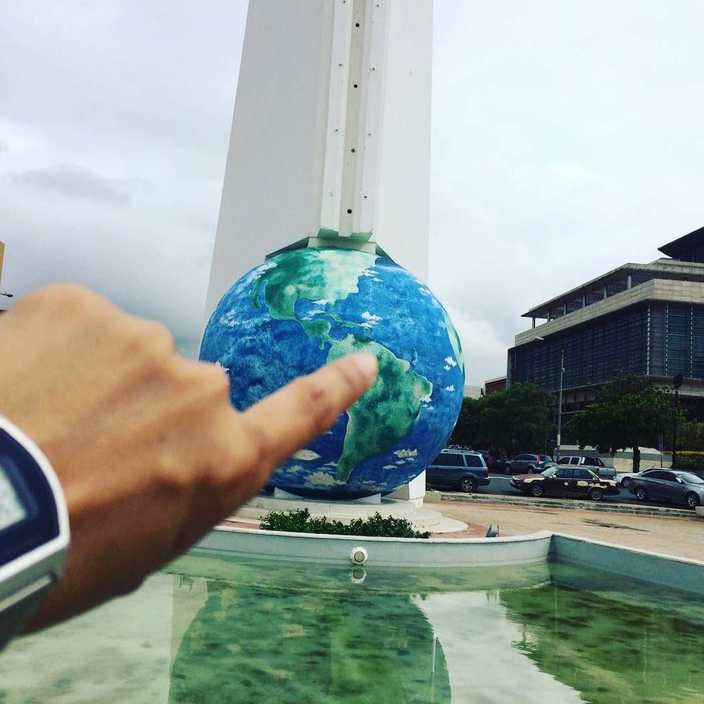 Salmitha33's tweet photo. Allí... Justo allí queda el país mas lindo del mundo: Venezuela. #PlazalasAmericas https://t.co/uBGwJGLHBO