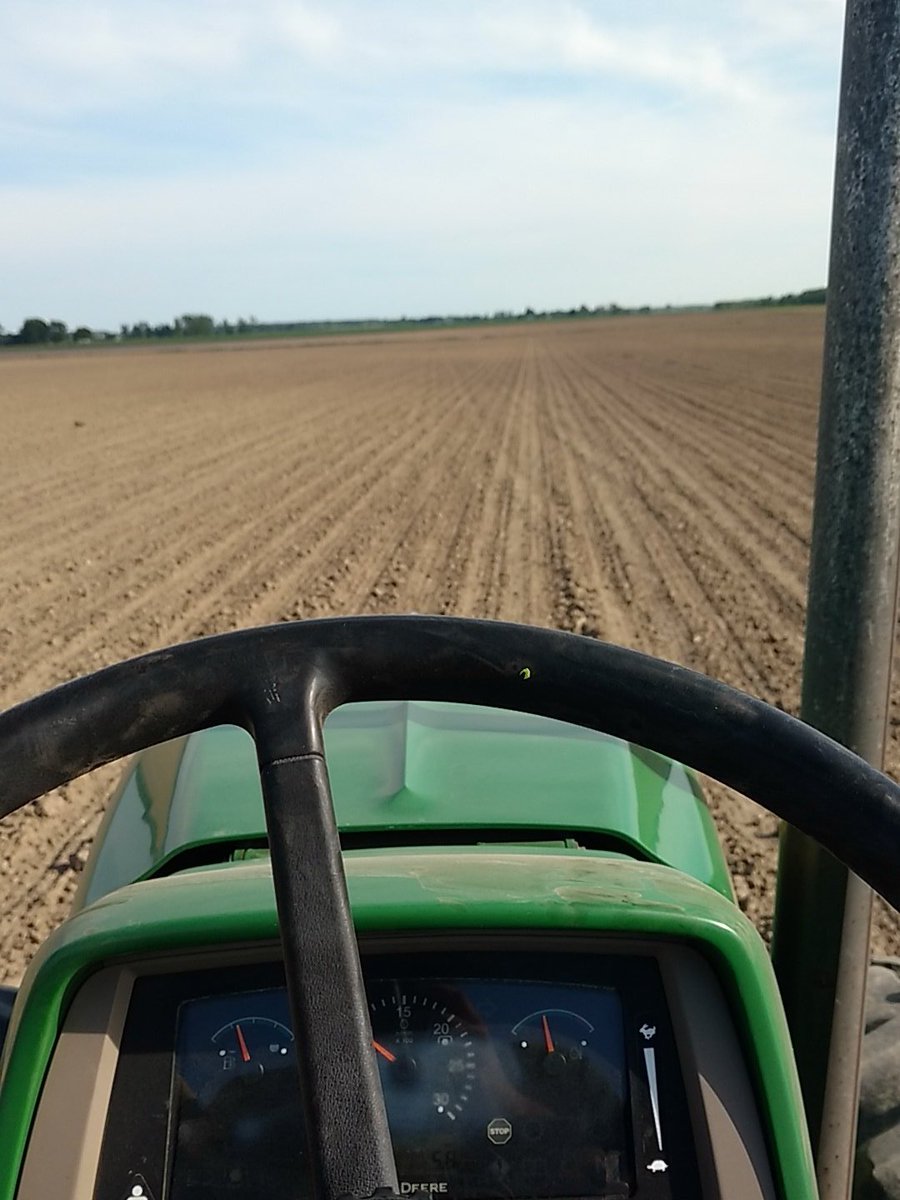 TStoelting's tweet photo. It feels good to be back #pickes #JohnDeere https://t.co/rHeeNQte88