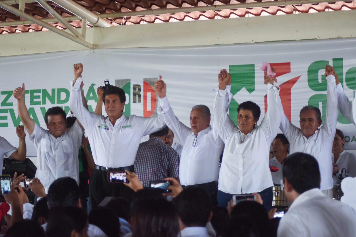 HectorYunes's tweet photo. #AguaDulce estoy limpio para gobernar #Veracruz, a mí no se me ha señalado de ningún delito ni de inmoralidad. https://t.co/Lg0osRHNfz