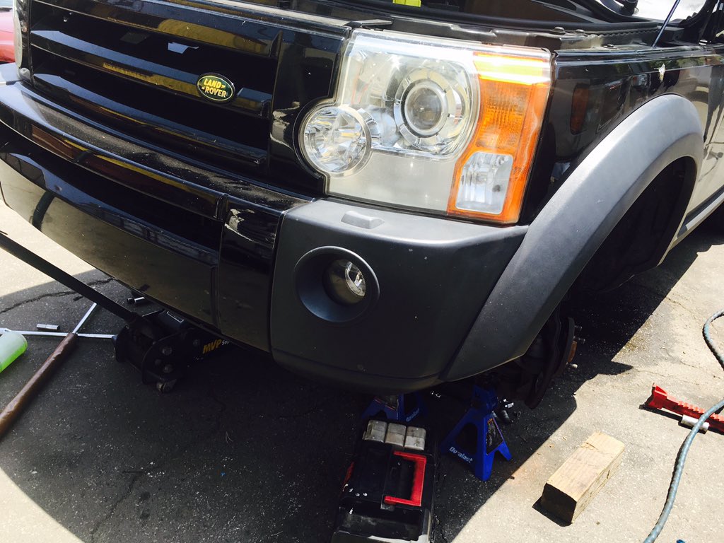 GoMaxAuto's tweet photo. Baby needed new brake pads...#LandRover https://t.co/5vYtpgBqos