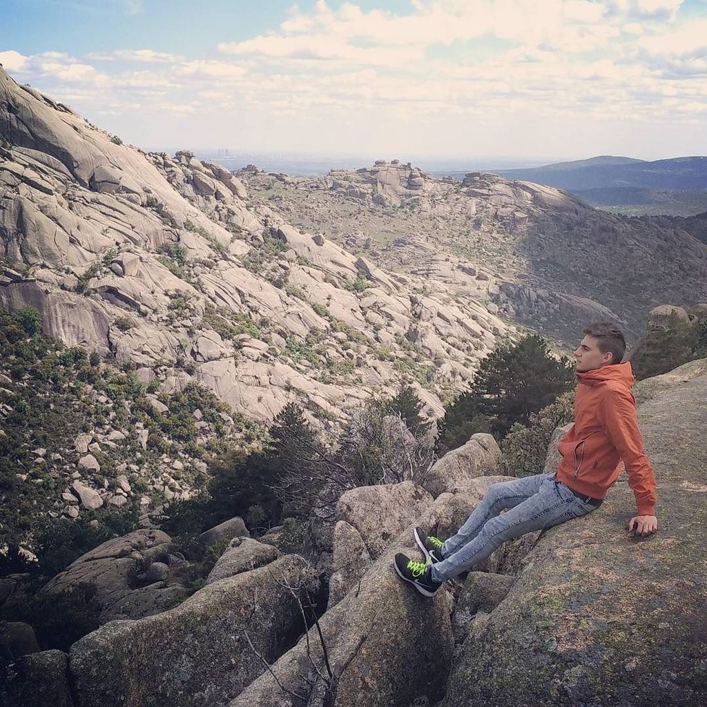 vivalapedri's tweet photo. .@pechansky: Aire puro. #nature #naturaleza #mountain #mountains #landscape #madrid #laped… https://t.co/nwiXbgZWwM https://t.co/IvgcrWb1ZS