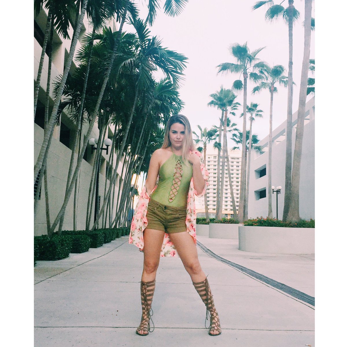 Geo_Palacios's tweet photo. Lo que siempre has querido, está al otro lado del miedo. #OutFitByGeo #GeoStyle Mi traje de baño de @aprilefashion https://t.co/jkpUVO2Wwe