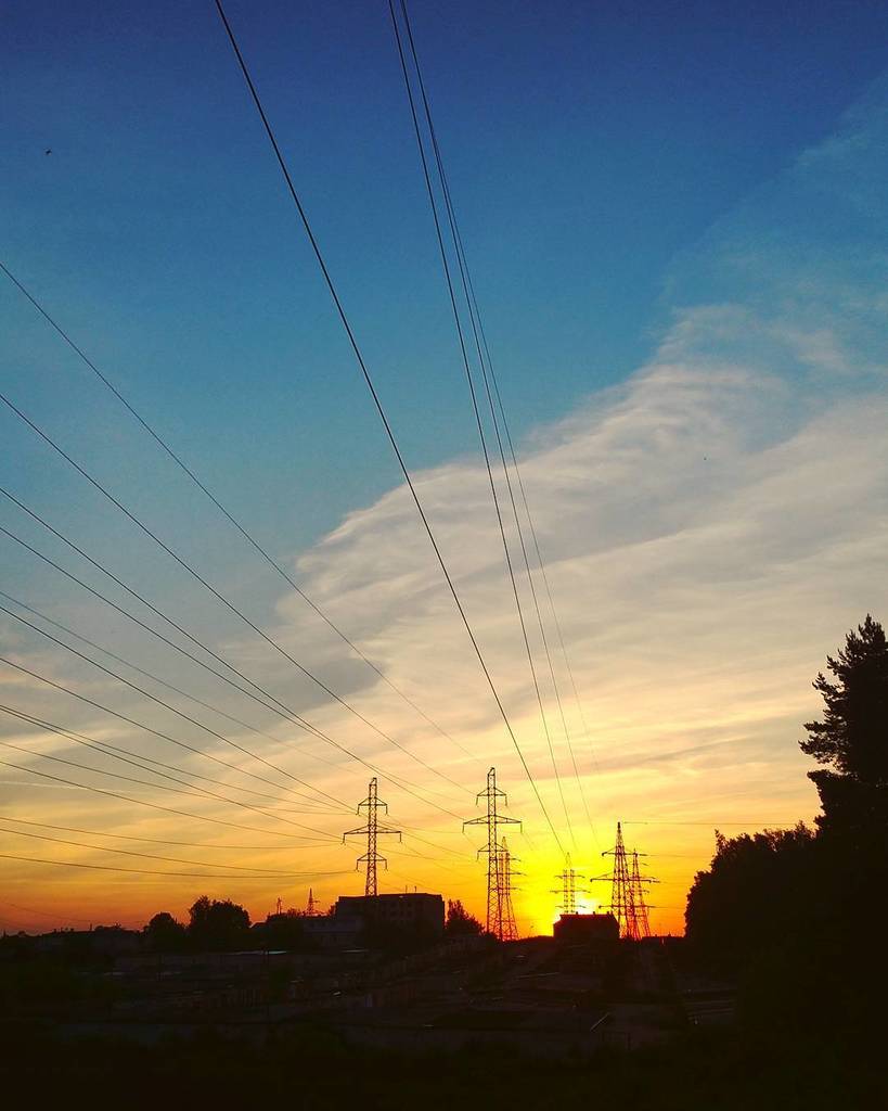 no daiani.october - #sunset #daugavpils #sky #town #skyline #даугавпилс #закат #вечер #небо #город