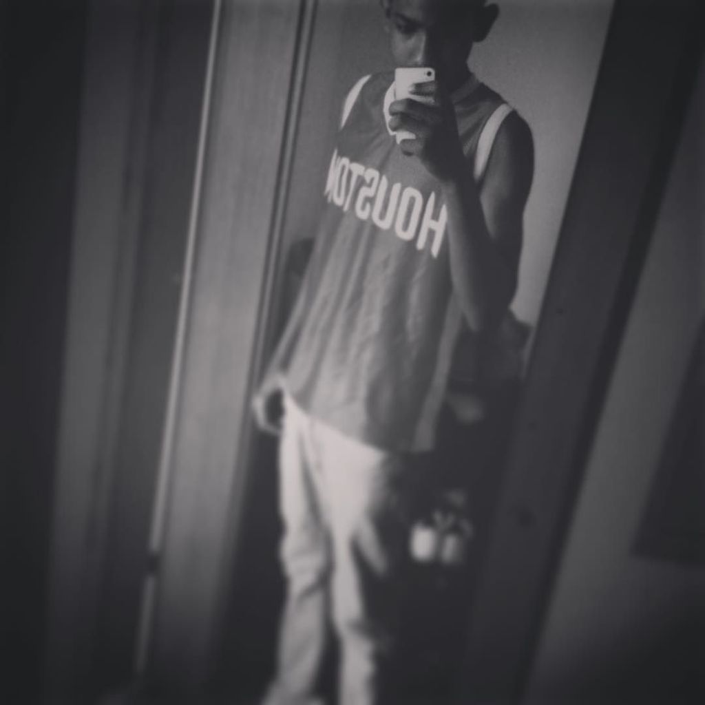 rocketsselfi's tweet photo. -⬛️Each Other Day  I Love You More®⬛️- #rockets #houston #houstonrockets #model #oldschool by k.t_ello … https://t.co/Ws7hyEICIY