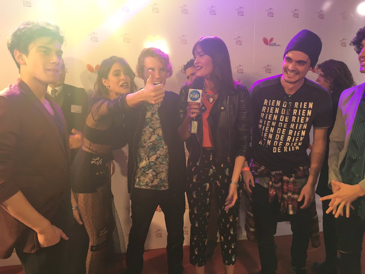 nickiluis's tweet photo. #TiniElGranCambioDeVioletta la rompe !!!! 👏🏼👏🏼👏🏼👏🏼 cc @TiniStoessel @agus_bernasconi @valentinVfne https://t.co/hhYoshbH66