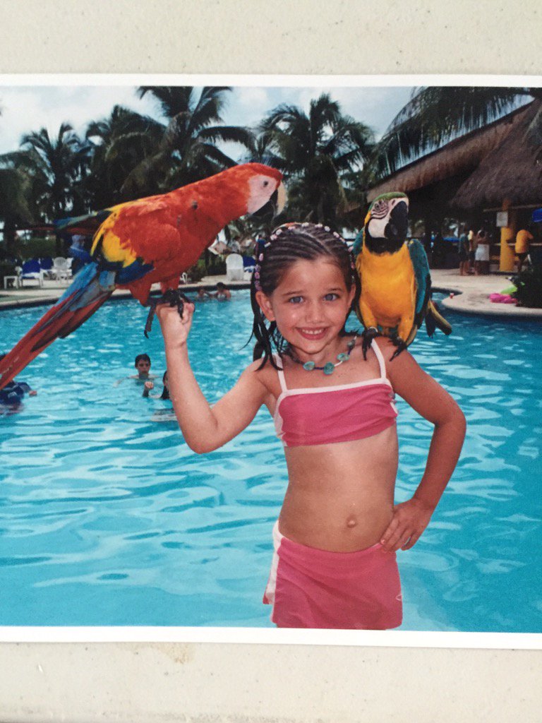 jayesydni's tweet photo. Hey MTV, welcome to my crib. https://t.co/7GFfHuZBae