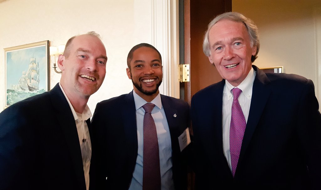 BuiltEnvPlus's tweet photo. Among last night's #EarthNight2016 guests @SenMarkey @austinfblackmon of @CityOfBoston @greylee of @USGBCMA #bospoli https://t.co/bLmSKHtMVG