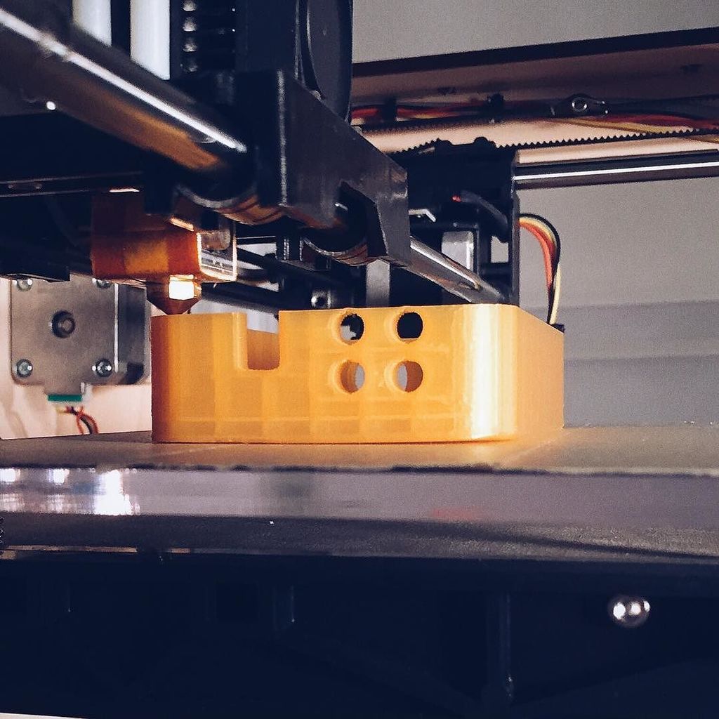 insta_arduino's tweet image. ift.tt/1r2eroo - Almost there! #3dprinting the enclosure for the next project’s … ift.tt/1TVZEGi