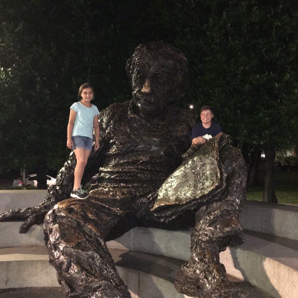 lisawllms's tweet photo. #PhotosWithAlbert https://t.co/bQgsSaF45u
