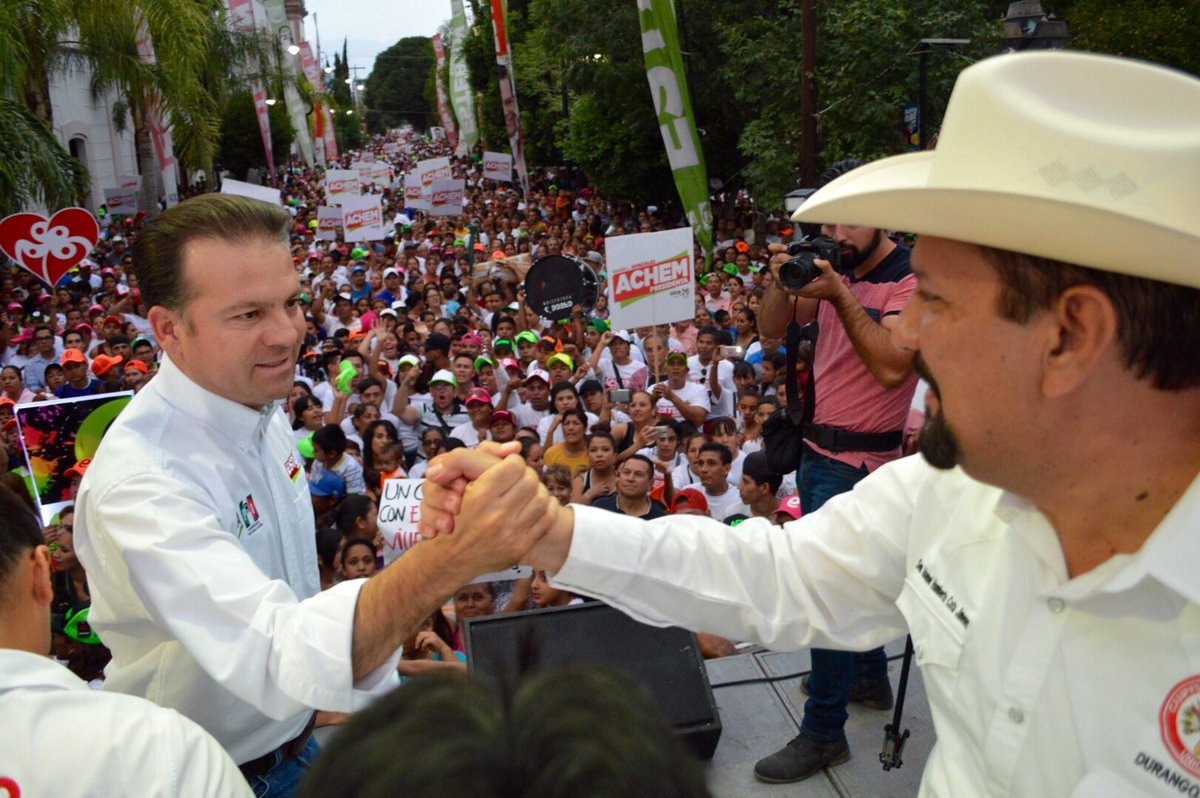 Carlos_Matuk's tweet photo. Más de 20 mil personas en el cierre de campaña en #Lerdo #UnNuevoProyecto Presente el respaldo cenecista https://t.co/ekkfJxW3va