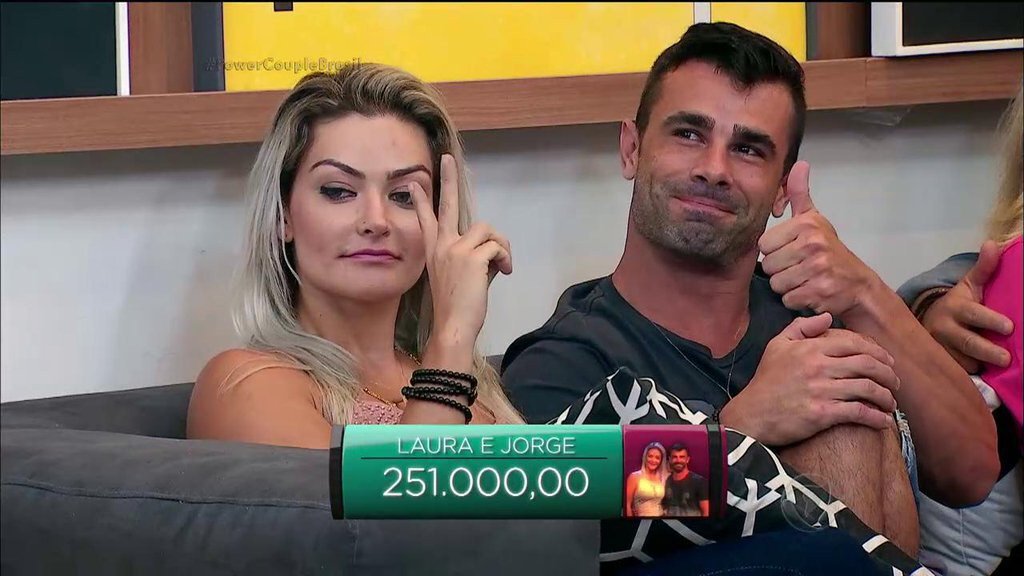 fazendeti's tweet photo. [ ENQUETE ] #PowerCoupleBrasil 💃👏✨👫
👉 QUAL CASAL VOCÊ PREFERE❓
🔴 #LauraEJorge dê RT 👊
🔵 #SimonyEPatrick dê FAV 💪 https://t.co/cLoHOqR9ts