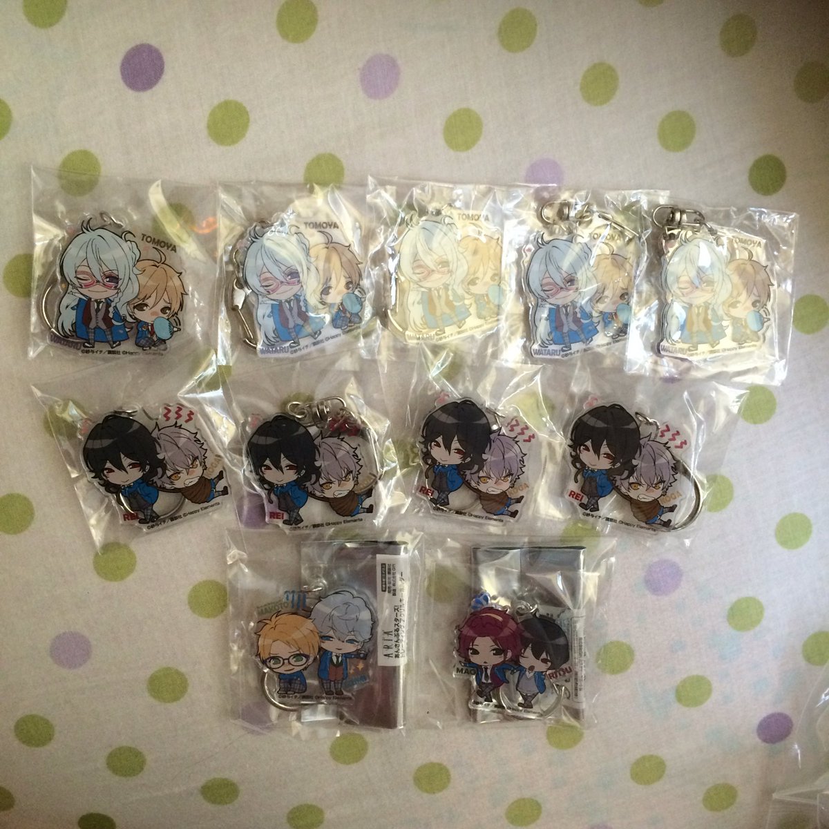 m_____t2's tweet photo. 【譲渡】あんさんぶるスターズ ARIA アクキー
譲)渉＆友也 5個
☆零＆晃牙4個
☆凛月＆真緒１個
☆真＆泉 1個

☆付きは単品不可無印を多数お引き取りください。

求)☆付き１つ2000円、他1000円
⇨ https://t.co/tooUOMyWbO