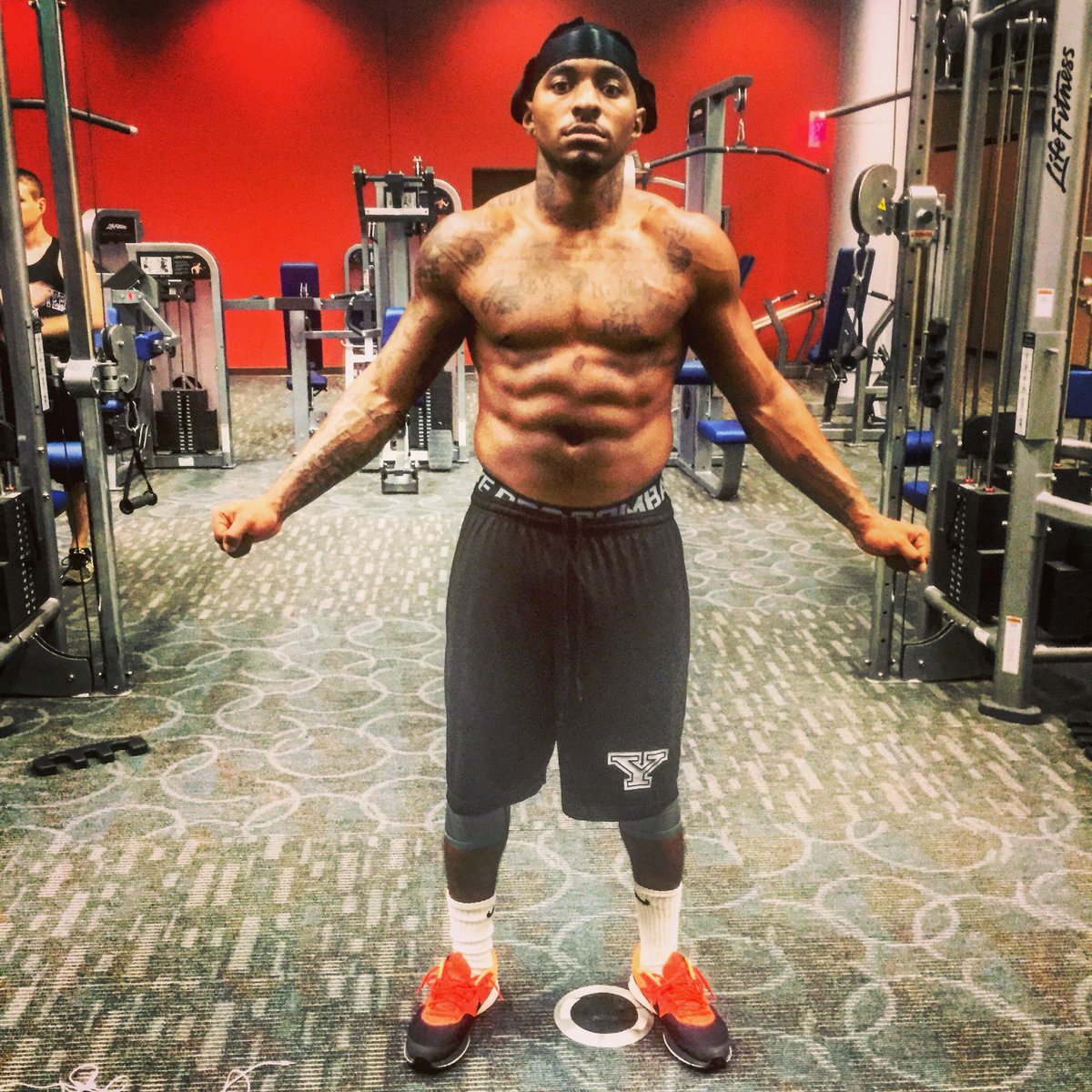 Jaleel On Twitter Height 5 10 3 4 Weight 185 Hand Size
