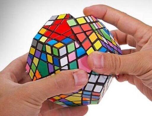 SweeetTexter's tweet image. what it&apos;s like trying to make plans in the group chat