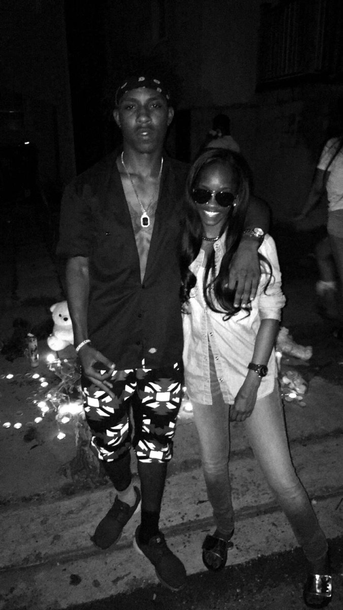 Polo9K's tweet photo. Bro Candle Light!🔥🙏Can't lose no more of my ppl! #RestCharlie 💯@_chametric3 https://t.co/BJpxJ3TpZA