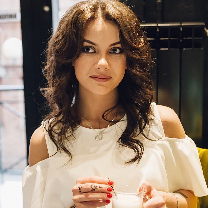 Напоминаем, что у нас действует супер акция‼️
Макияж + укладка/причёска всего 1️⃣5️⃣0️⃣0️⃣руб! 
Успевайте записатьс…