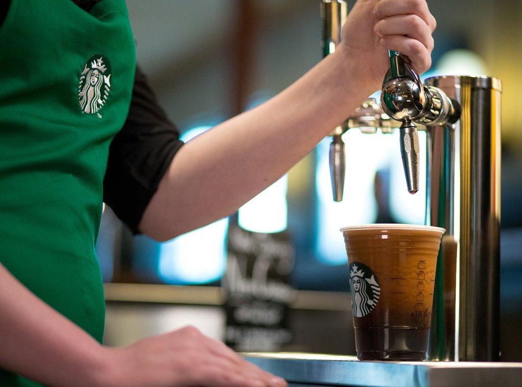 enews's tweet photo. Starbucks' newest concoction is low-calorie ✔️ no sugar ✔️ and all kinds of hipster. ✔️ https://t.co/s73mPu41DN https://t.co/B17ntoBvLk