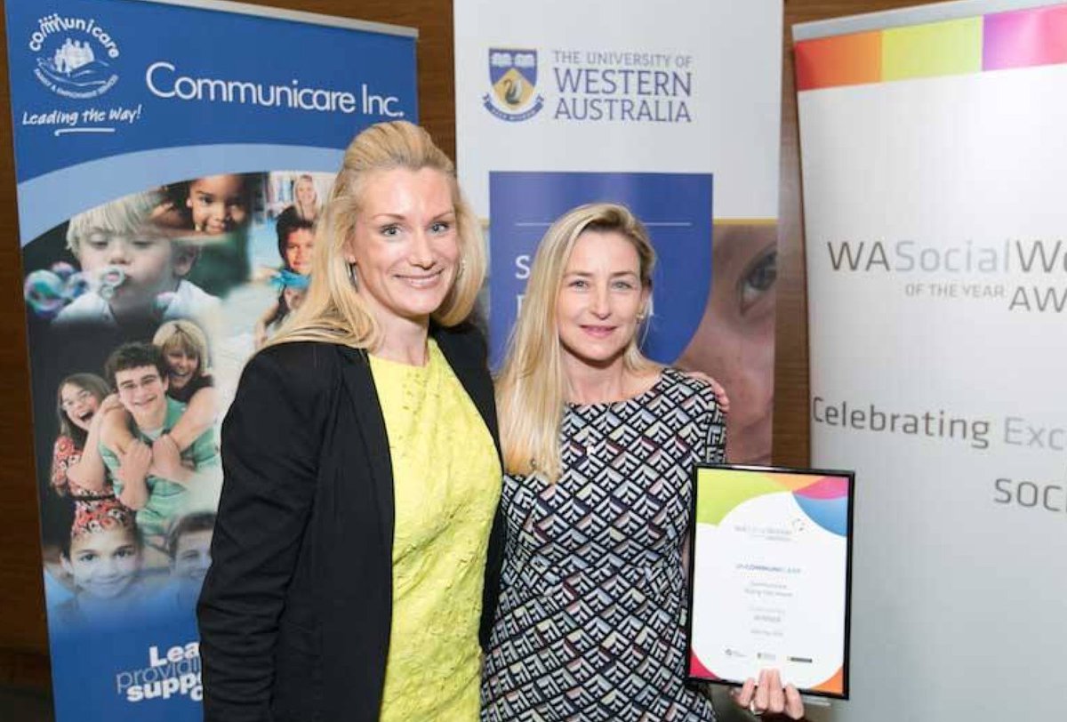 WACancerSupport's tweet image. Congratulations to our very own Julie Verley who won the 2016 WA Social Worker of the Year - Rising Star Award!!