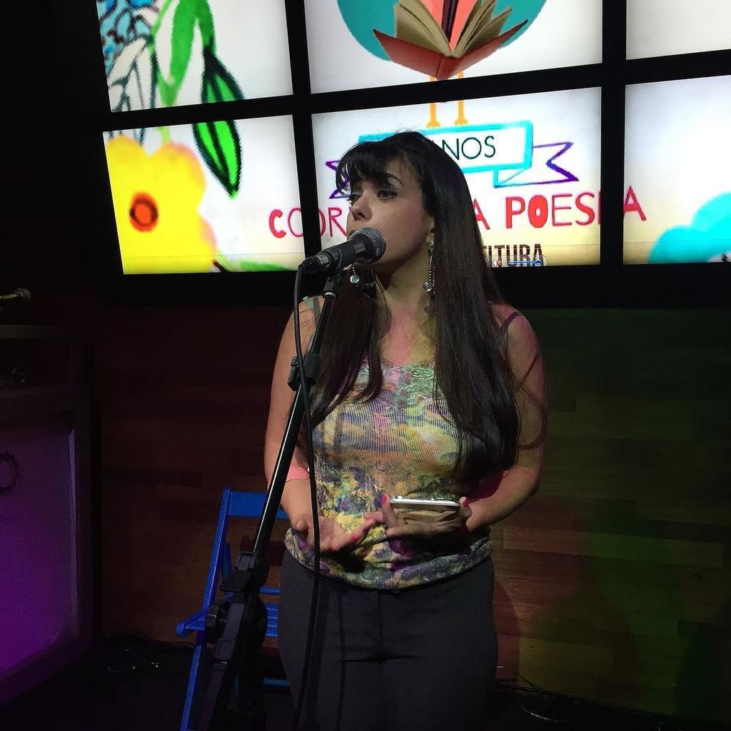 Susy Poesia no #corujaodapoesiauniversodaleitura no @laje_barzin . VOZ CONTRA A CULTURA DO… ift.tt/22wSsDT