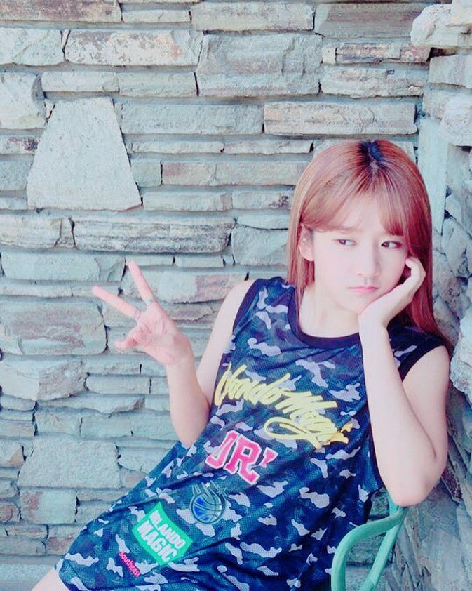 wujustagram's tweet photo. wjsn_cosmic: 날씨 조~~~~~~~타아🌞 #우주스타그램 #우주소녀 #엑시 https://t.co/ACWogSgEqR