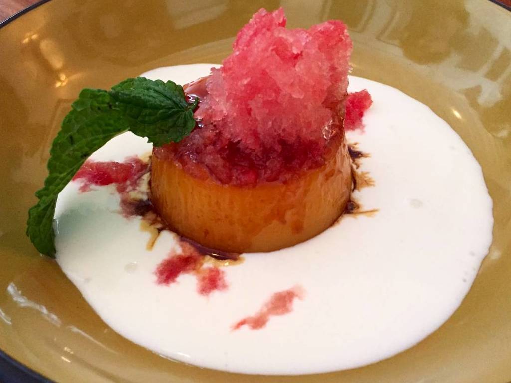 CarolinaEncala's tweet photo. ¿Qué os parece este tocino de cielo veraniego con sopa de yogur y granizado de sandia? La idea ha sido de Petit Com… https://t.co/k9dnTDpNmd
