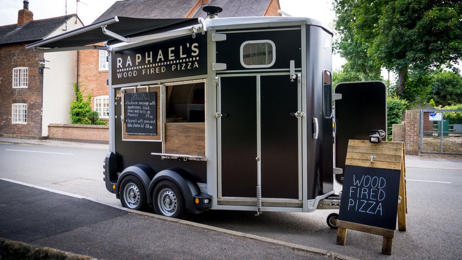 Join us tonight between 5.30 and 9 for the return of Pizza and Prosecco with <a href="/raphaelswfp/">Raphael's Pizza</a>  🍕🍾🍕🍾