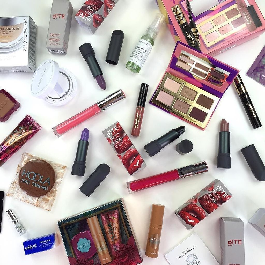 DanielaVvera's tweet photo. Fun @sephora haul recently!!! I finally got most of the @bitebeauty new summer LE Amuse Bouche lippies and grabbed … https://t.co/DttvNtGycw