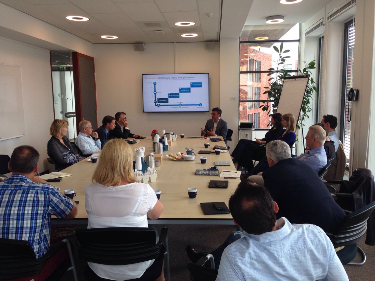 Inspiratie sessie sociale media achter de rug met enthousiaste collega's.  We gaan de wereld verder verkennen