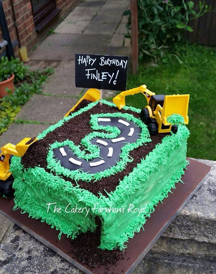 TheCakeryJS's tweet photo. @CaterpillarInc @cakepornuk @CakesDecor @CakeCraftWorld #boyscake #constuctionsite #builder @PrettyWittyCake https://t.co/rJbLppSUqg