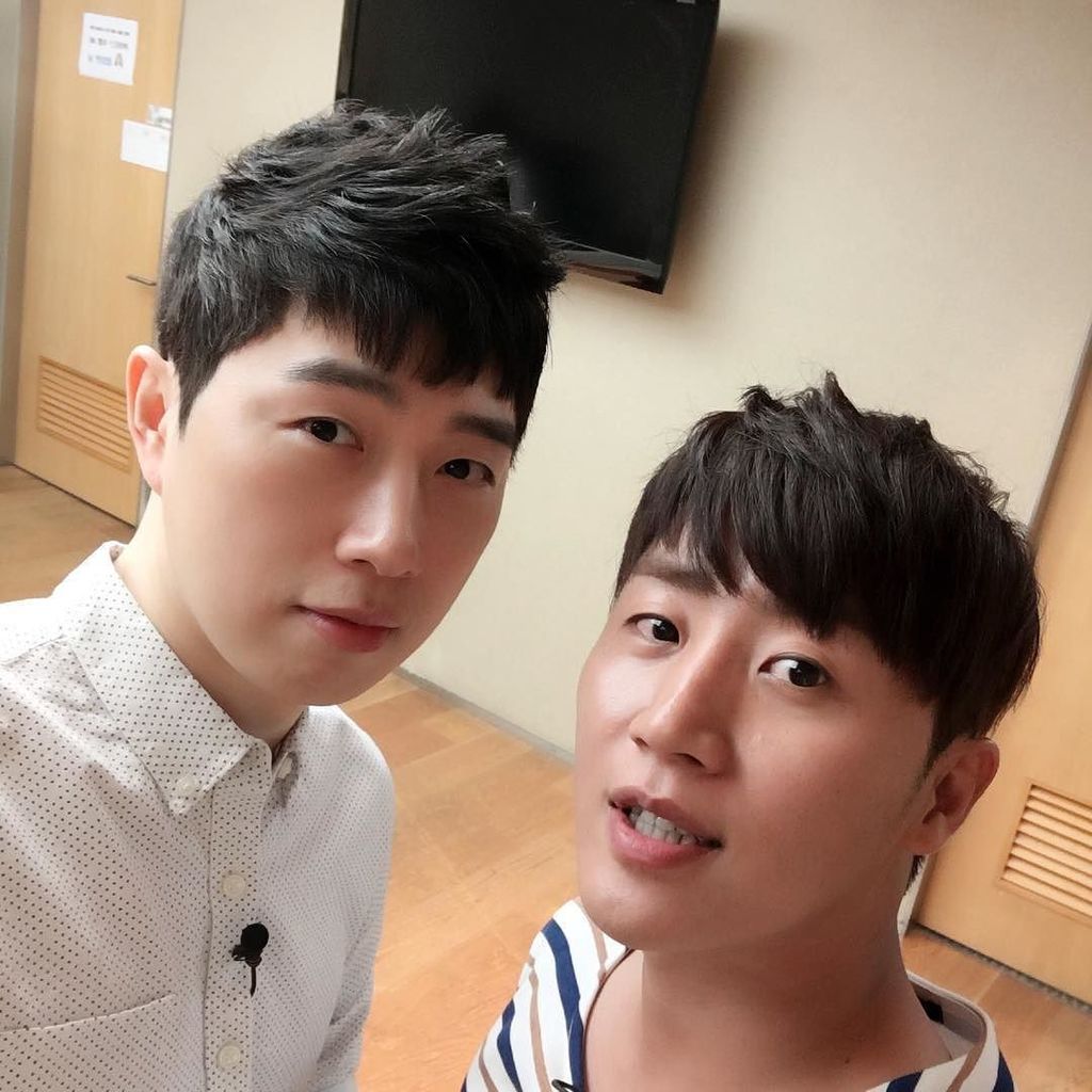 kstar_liptool's tweet photo. 좀만 있으면 오랜만에 요환형이랑😎 #기부티크 #요환형 #유 #부 #남 by jinhoda2 https://t.co/Kf3ZqYNL7d https://t.co/ViDclgGln2