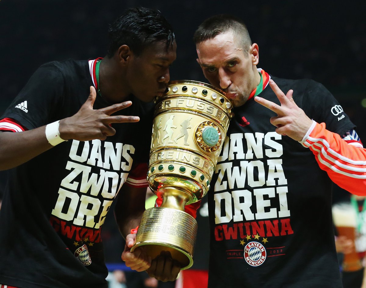 FCBayern's tweet photo. 01.06.2013: Ein historischer Tag für den #FCBayern! In Berlin macht der FCB das Triple perfekt. 🏆🏆🏆 #MiaSanMia https://t.co/yvuZCBDh27
