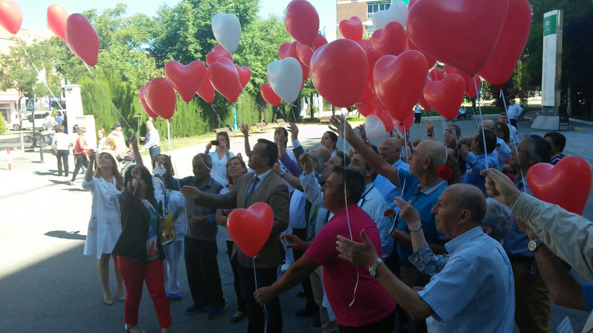 JuntaGranada's tweet photo. Celebramos el #DiaDelDonante con la Asociación Alcer y en los hospitales de #Granada #solidaridad #GranadaSalud https://t.co/tcDRA6Px1U