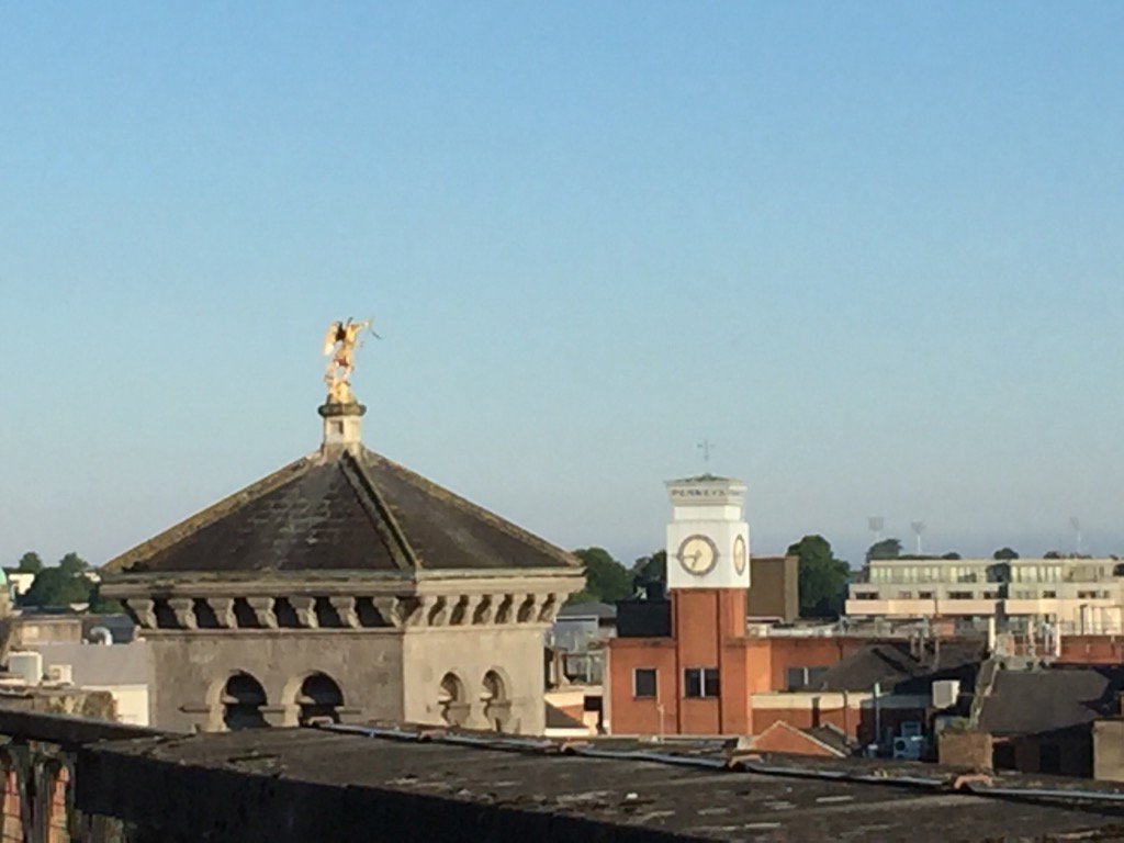 martylyricfm's tweet photo. #BlueSkies over St Michael, Limerick as we open with @johnmrutter #AllThingsBright&Beautiful @RTElyricfm https://t.co/TXgauDlQYq