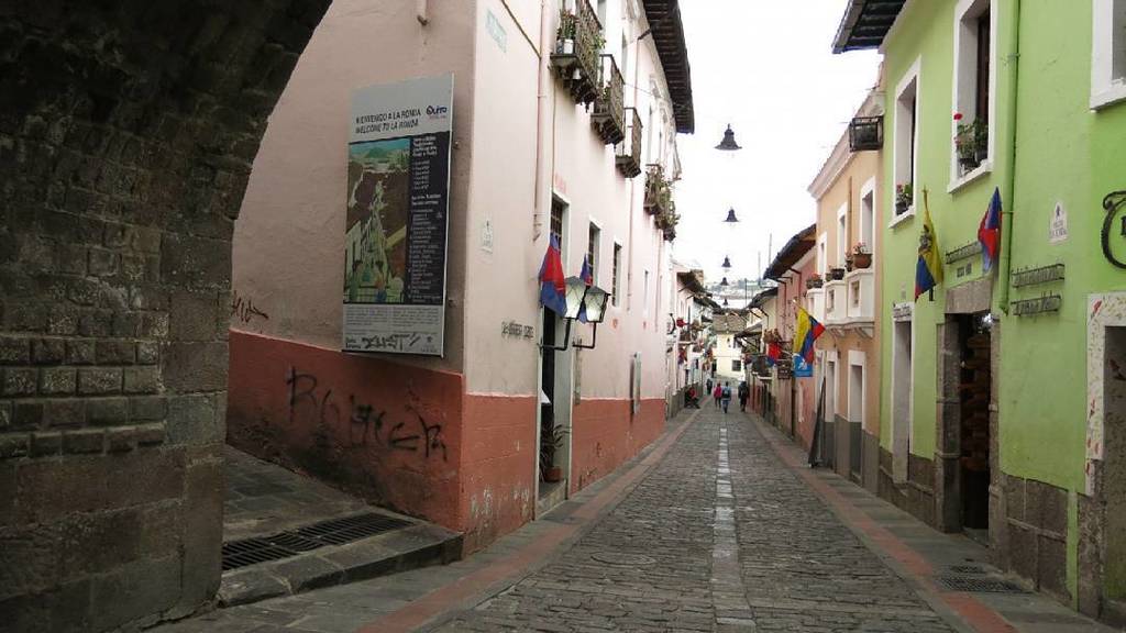 Mankool_Quito's tweet photo. Pasando el arco by giovanni_rueda https://t.co/VX0ZMW8nrs