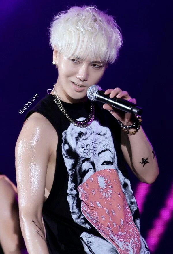 _darkturtle's tweet photo. Amo mais que sorvete #Yesung #예성 https://t.co/bepYIlapIa