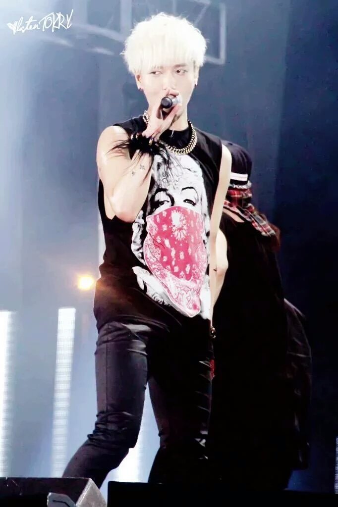 _darkturtle's tweet photo. Amo mais que sorvete #Yesung #예성 https://t.co/bepYIlapIa