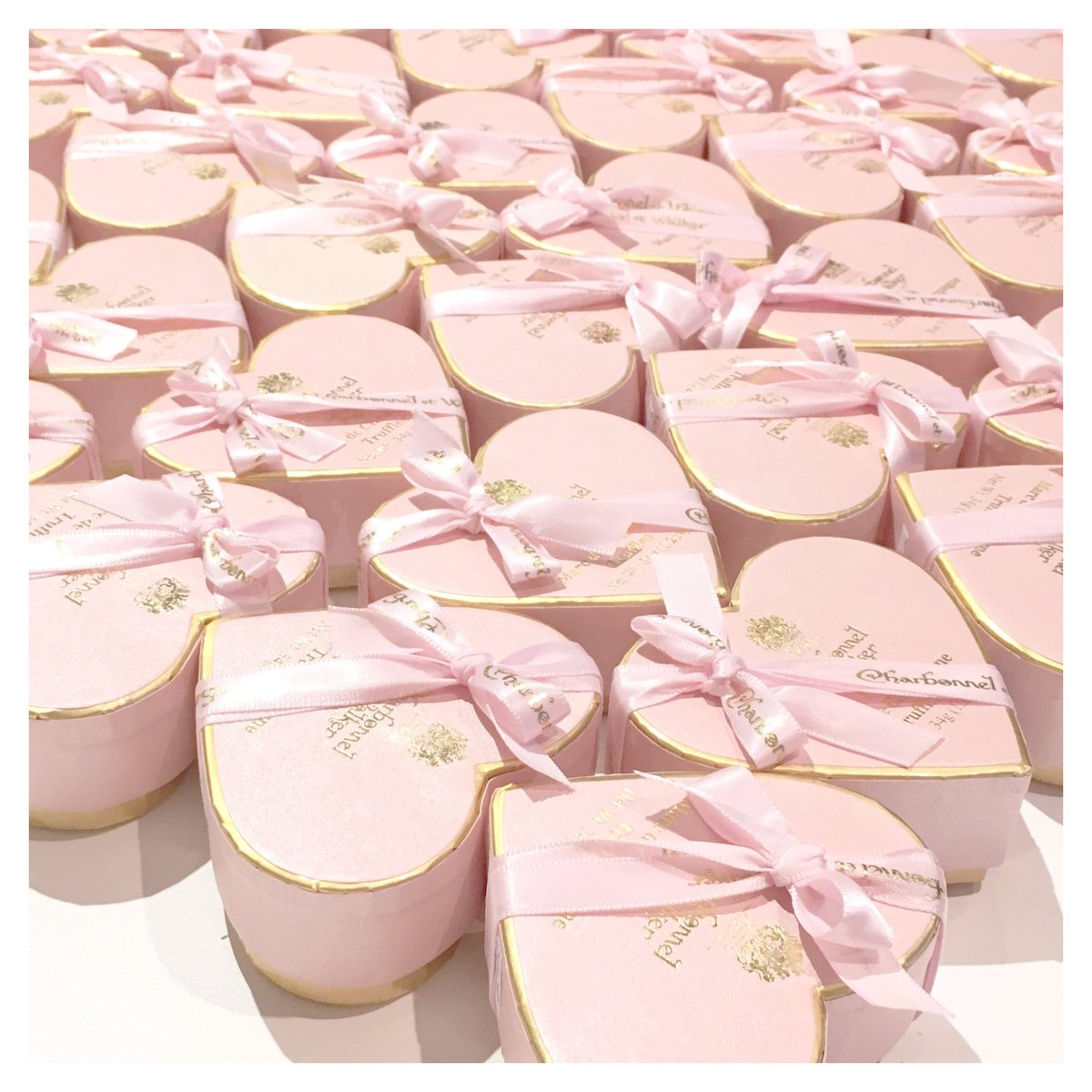 Treats for this weekends wedding. Counted them all, sadly no extras, I even double checked. They smelt so good 😩.